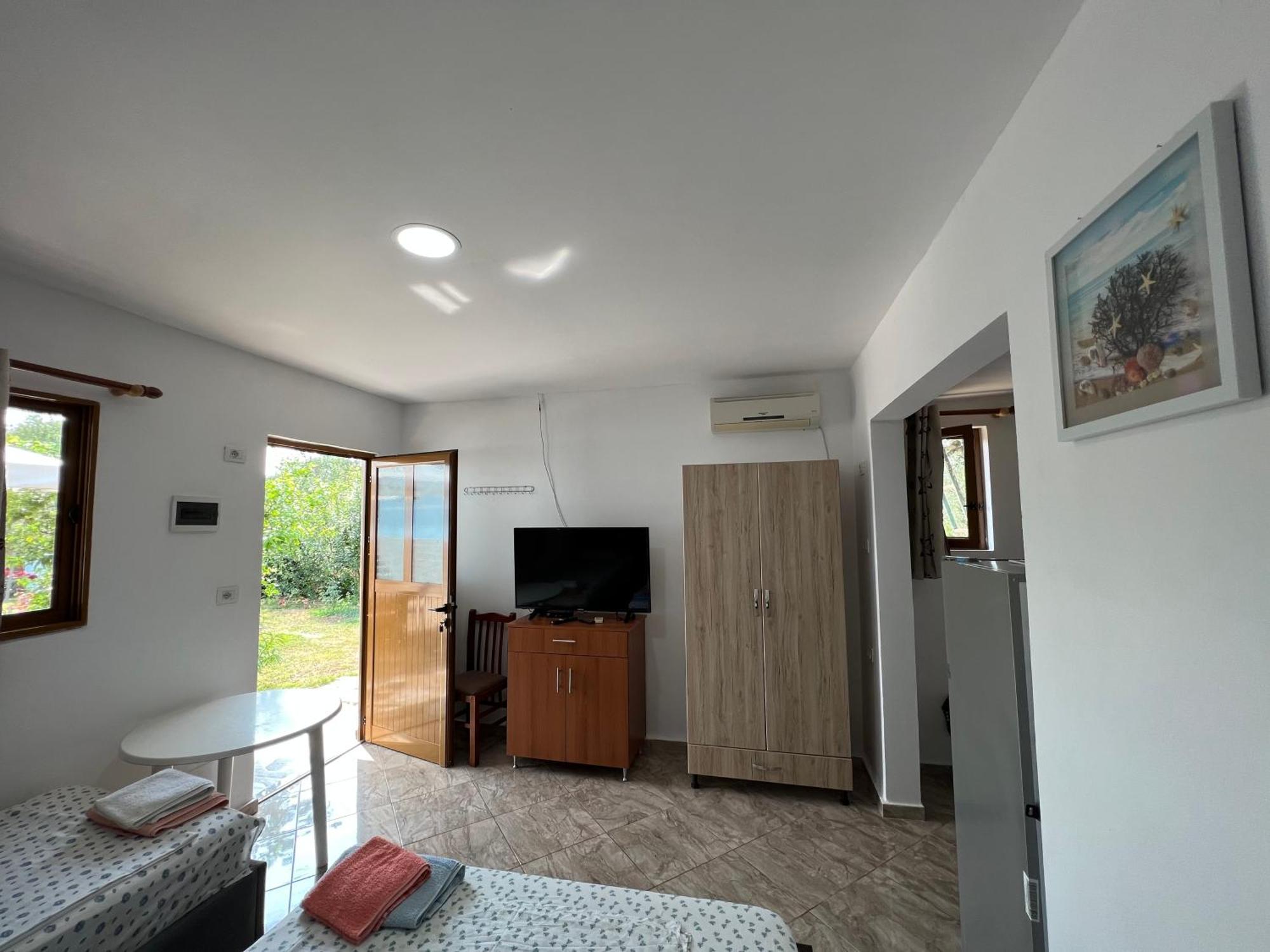 Oni Apartments Ksamil Exterior photo